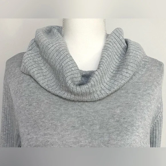 Crown & Ivy Womens OX Solid Gray Gray Long Sleeve Cowl Neck Sweater Cabincore - Picture 2 of 12